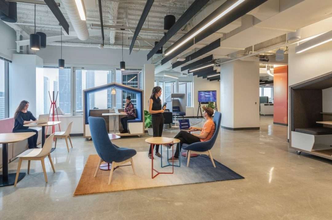 hybrid office for flexible work