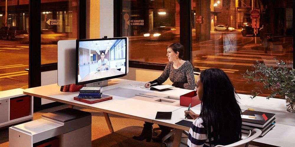 virtual and hybrid workplace meeting
