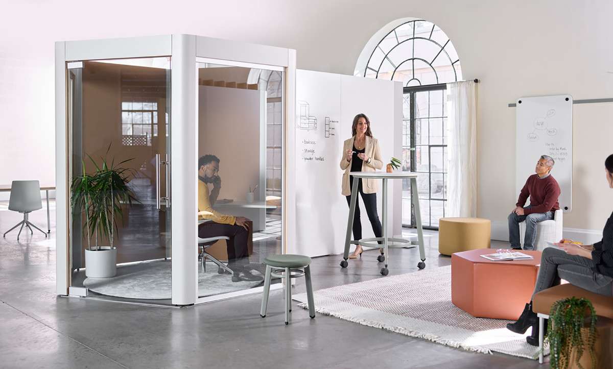 clear partitions in office interior design 